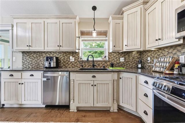 13317 Davis Avenue, Bonner Springs, KS 66012