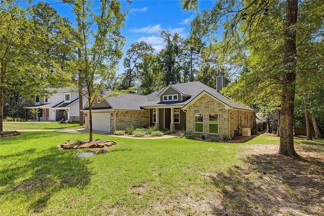 1859 E Lake Drive, Huntsville, TX 77340