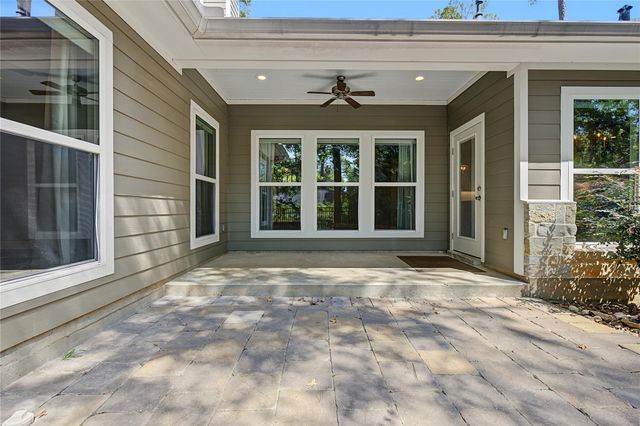 1859 E Lake Drive, Huntsville, TX 77340