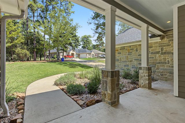 1859 E Lake Drive, Huntsville, TX 77340