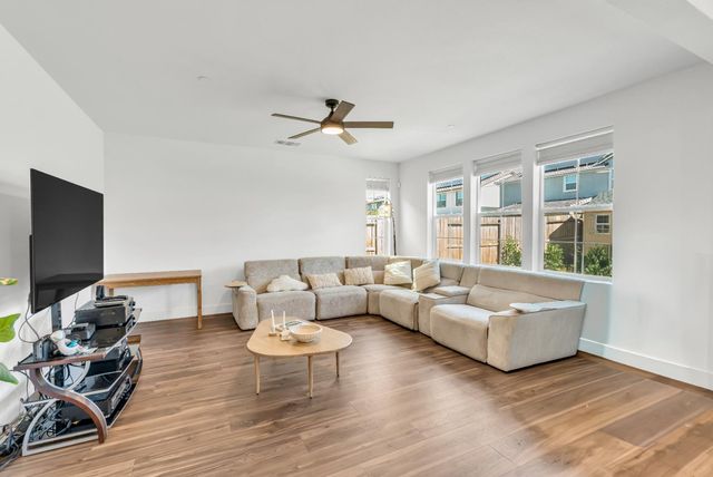 10213 Spades Ct, Elk Grove, CA 95757