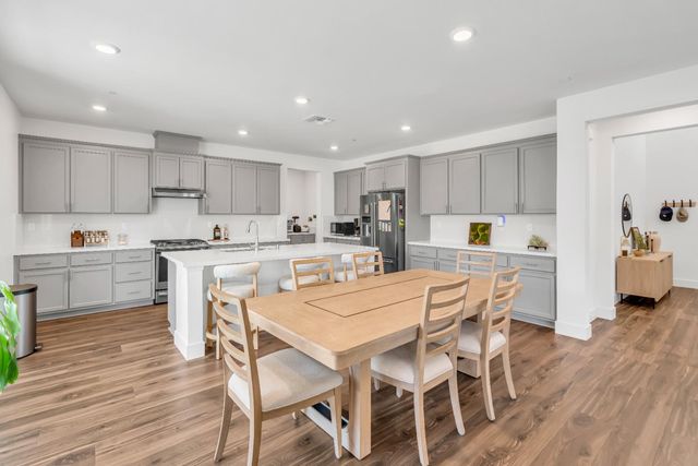 10213 Spades Ct, Elk Grove, CA 95757