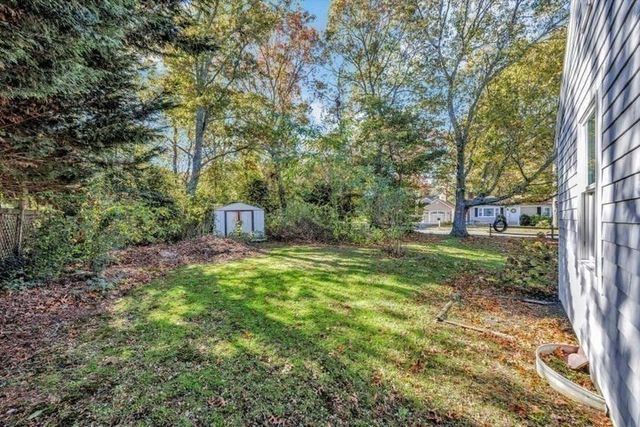 576 Strawberry Hill Rd, Barnstable, MA 02632