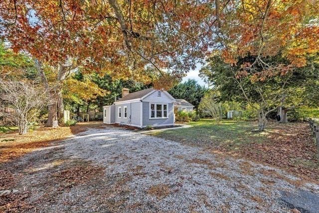 576 Strawberry Hill Rd, Barnstable, MA 02632