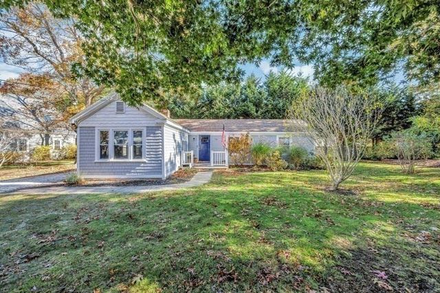 576 Strawberry Hill Rd, Barnstable, MA 02632