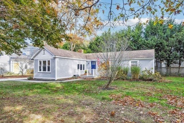 576 Strawberry Hill Rd, Barnstable, MA 02632