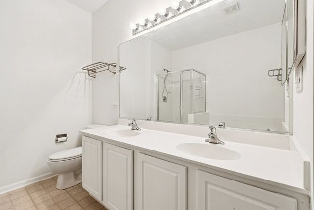 8126 Concord Lane D, Justice, IL 60458