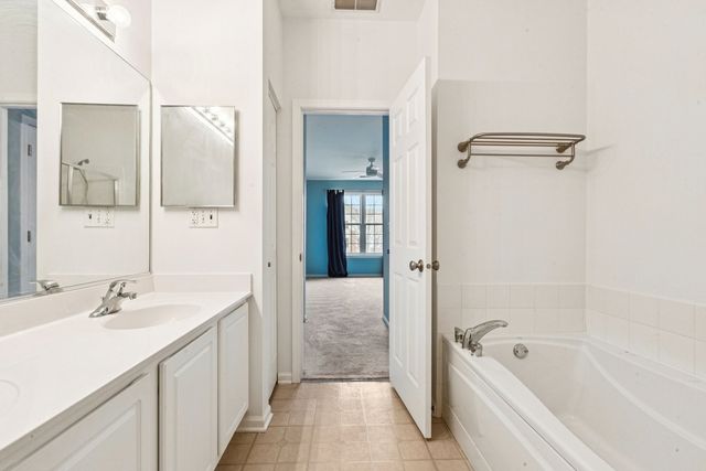 8126 Concord Lane D, Justice, IL 60458