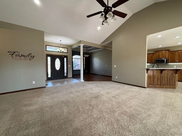 704 Silver Oaks Drive, Carl Junction, MO 64834