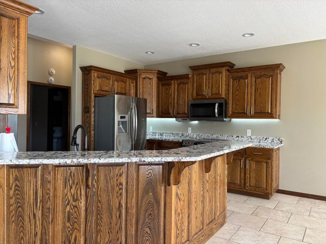 704 Silver Oaks Drive, Carl Junction, MO 64834