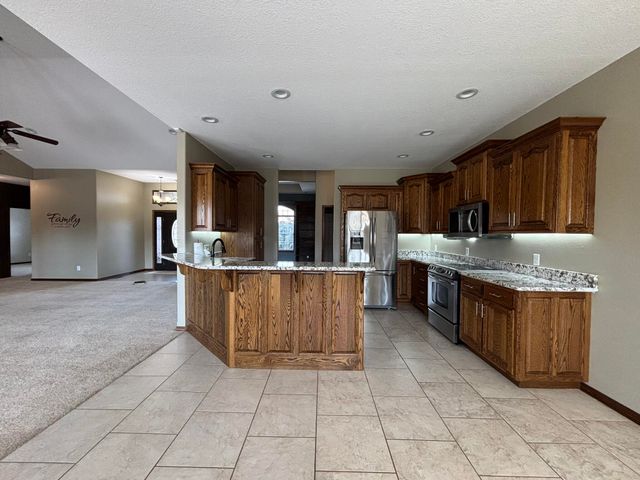 704 Silver Oaks Drive, Carl Junction, MO 64834