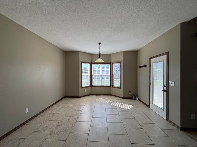 704 Silver Oaks Drive, Carl Junction, MO 64834