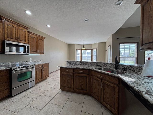 704 Silver Oaks Drive, Carl Junction, MO 64834