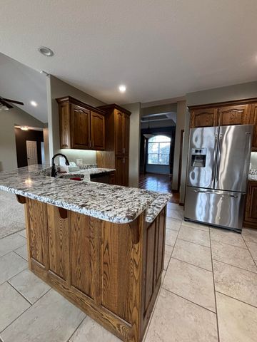 704 Silver Oaks Drive, Carl Junction, MO 64834