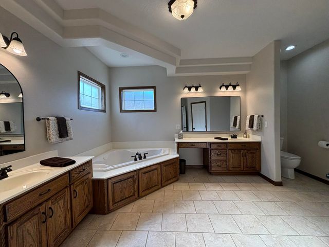 704 Silver Oaks Drive, Carl Junction, MO 64834