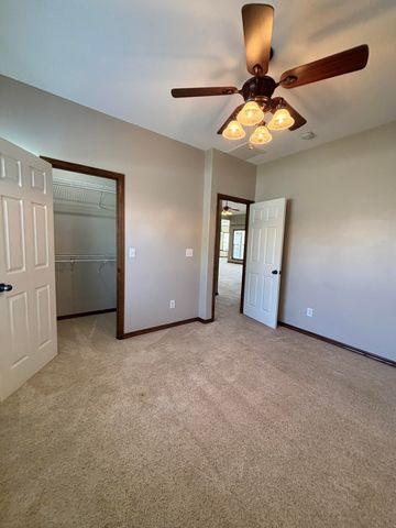 704 Silver Oaks Drive, Carl Junction, MO 64834