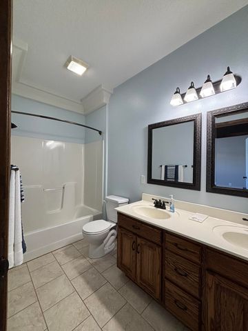 704 Silver Oaks Drive, Carl Junction, MO 64834