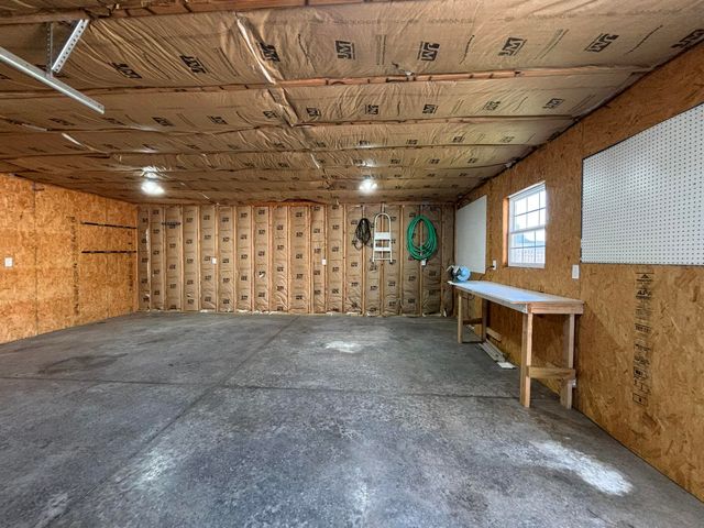 704 Silver Oaks Drive, Carl Junction, MO 64834