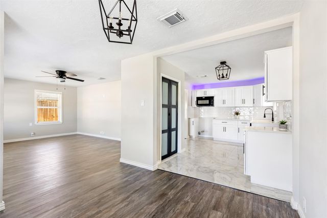 6152 Doulton Drive, Houston, TX 77033