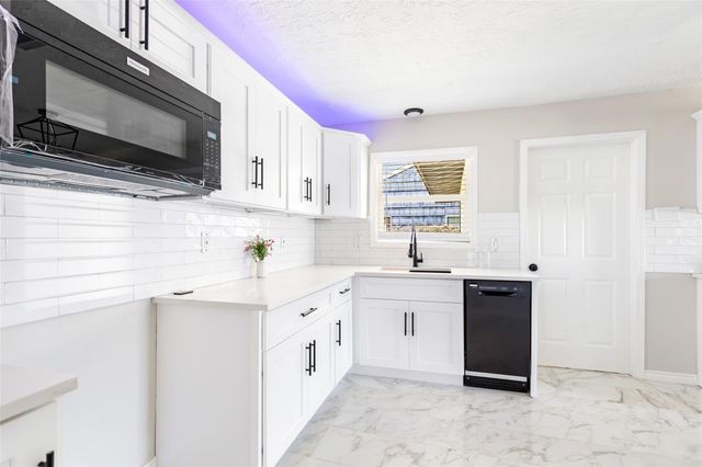 6152 Doulton Drive, Houston, TX 77033