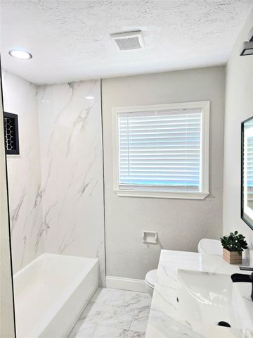 6152 Doulton Drive, Houston, TX 77033