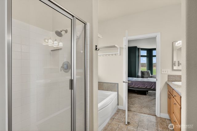 120 W Crescent Harbor Road, Oak Harbor, WA 98277