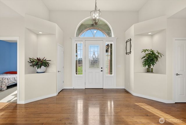 120 W Crescent Harbor Road, Oak Harbor, WA 98277