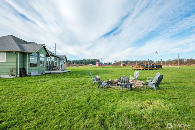 120 W Crescent Harbor Road, Oak Harbor, WA 98277