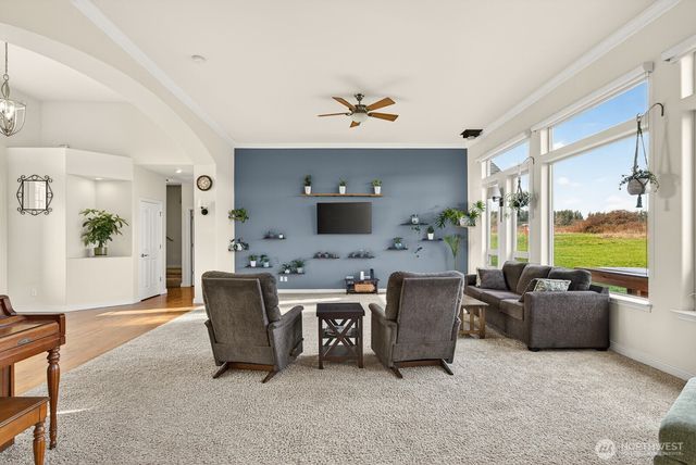 120 W Crescent Harbor Road, Oak Harbor, WA 98277