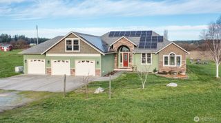 120 W Crescent Harbor Road, Oak Harbor, WA 98277