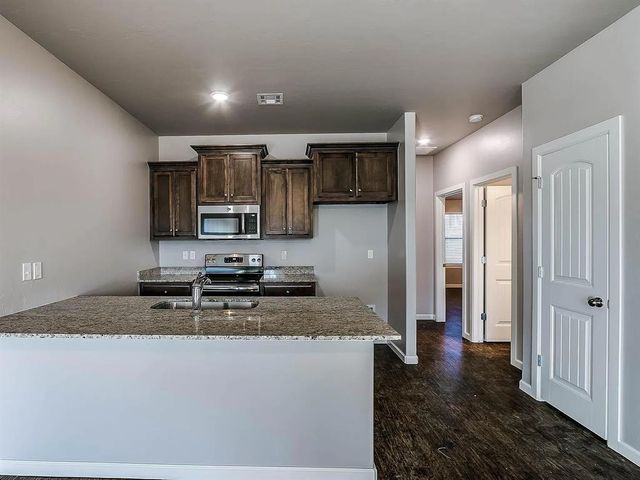 4609 Castle Bay Cove, Del City, OK 73115