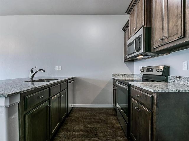 4609 Castle Bay Cove, Del City, OK 73115