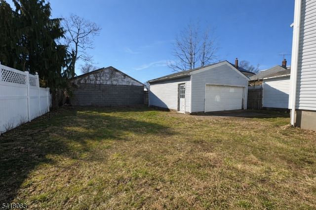 1694 Rutherford St, Rahway City, NJ 07065