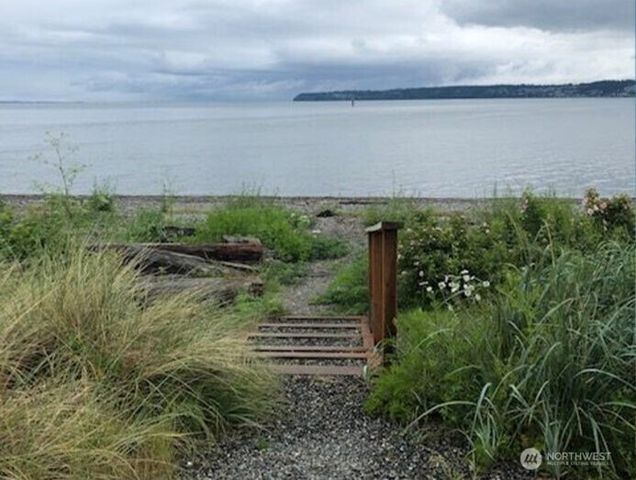 8855 Wood Duck Way, Blaine, WA 98230