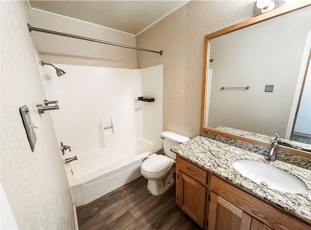 904 University Oaks Boulevard 90, College Station, TX 77840