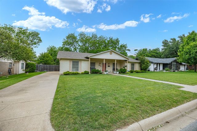 3912 Twilight Drive S, Benbrook, TX 76116
