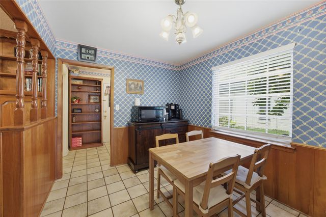 3912 Twilight Drive S, Benbrook, TX 76116