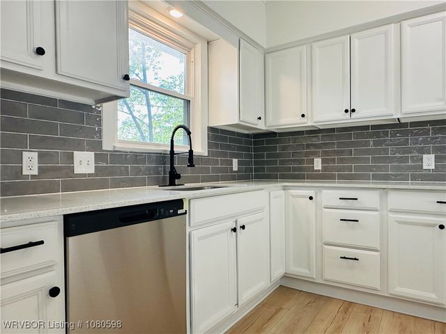 2203 S M Street, Fort Smith, AR 72901