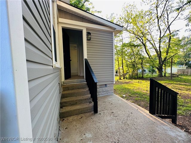 2203 S M Street, Fort Smith, AR 72901