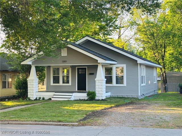 2203 S M Street, Fort Smith, AR 72901