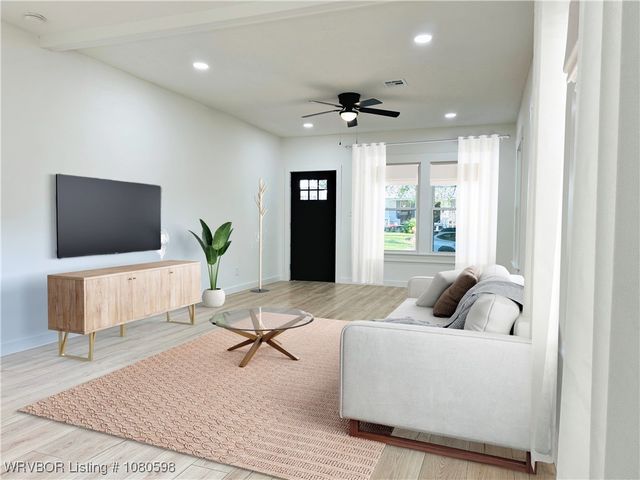 2203 S M Street, Fort Smith, AR 72901