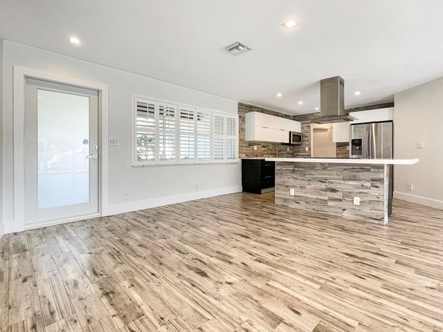 2164 NE 25th Street, Wilton Manors, FL 33305