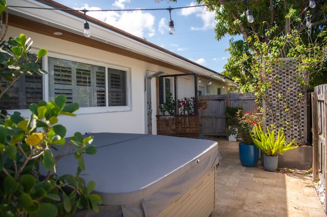 2164 NE 25th Street, Wilton Manors, FL 33305