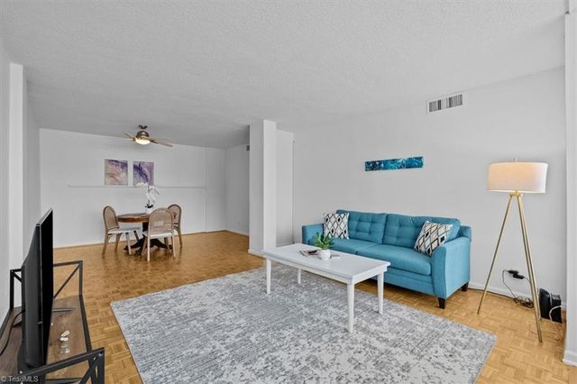 1101 N Elm Street 204, Greensboro, NC 27401