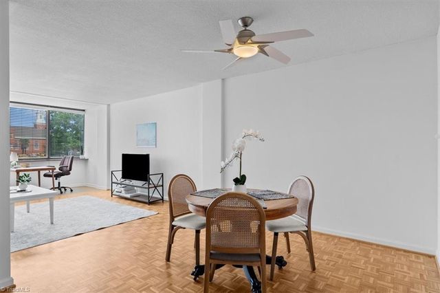 1101 N Elm Street 204, Greensboro, NC 27401