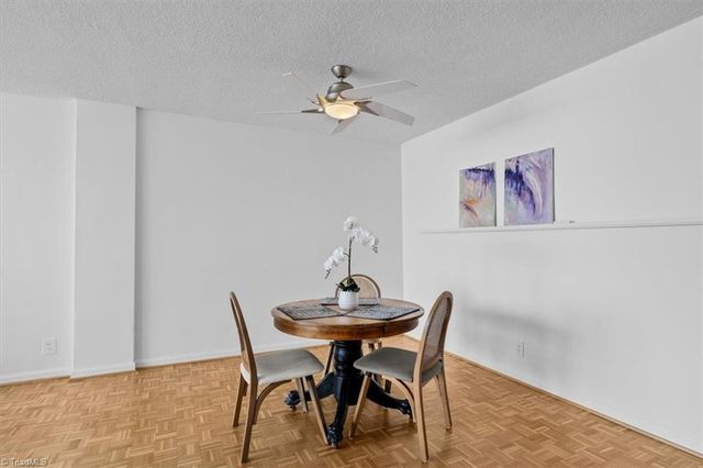 1101 N Elm Street 204, Greensboro, NC 27401