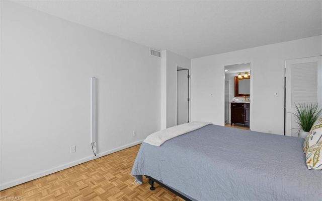 1101 N Elm Street 204, Greensboro, NC 27401