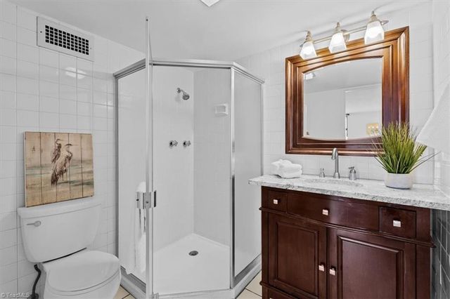 1101 N Elm Street 204, Greensboro, NC 27401