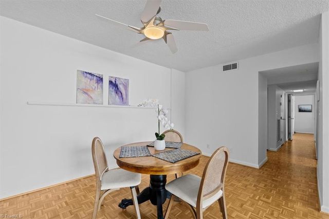 1101 N Elm Street 204, Greensboro, NC 27401