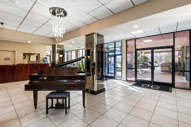 1101 N Elm Street 204, Greensboro, NC 27401